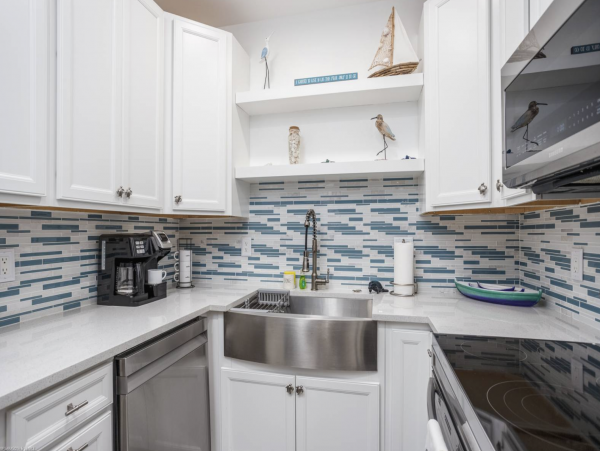 Beautiful Two Bedroom Vacation Rental Condo in Siesta Key
